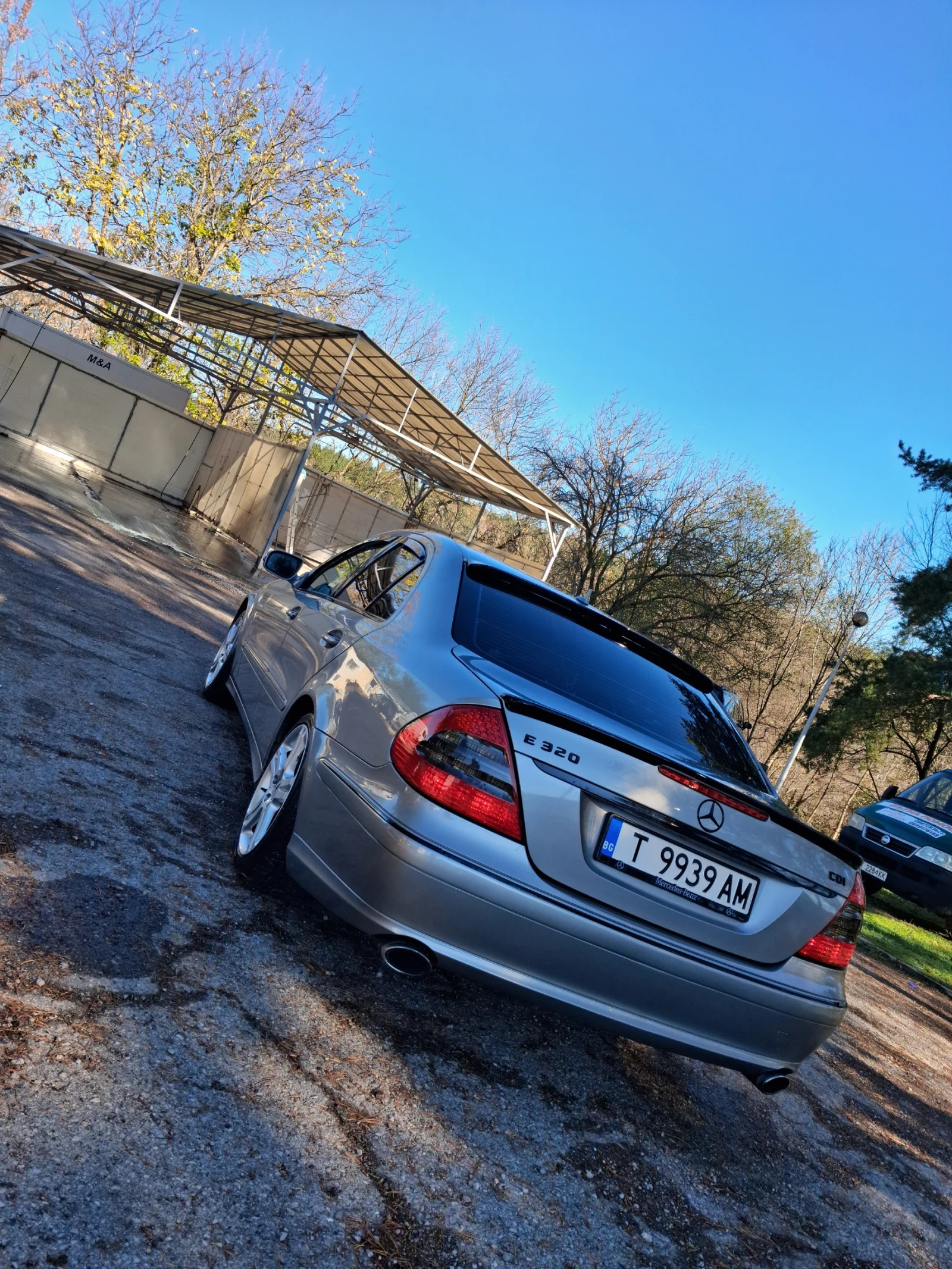 Mercedes-Benz E 320, снимка 1