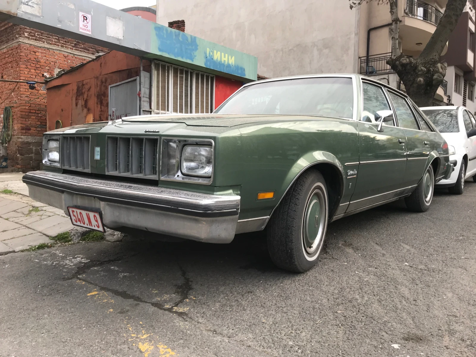 Oldsmobile Cutlass Cutless - изображение 4