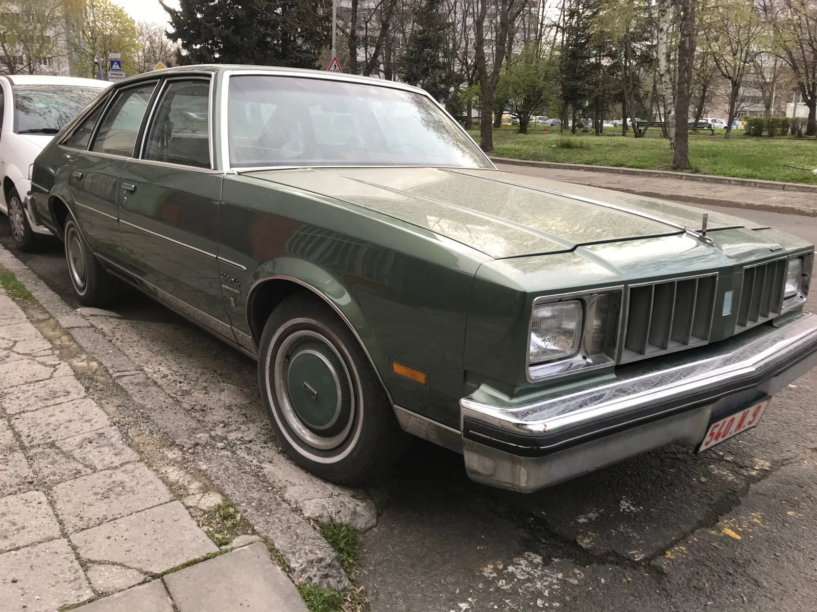 Oldsmobile Cutlass Cutless - изображение 3