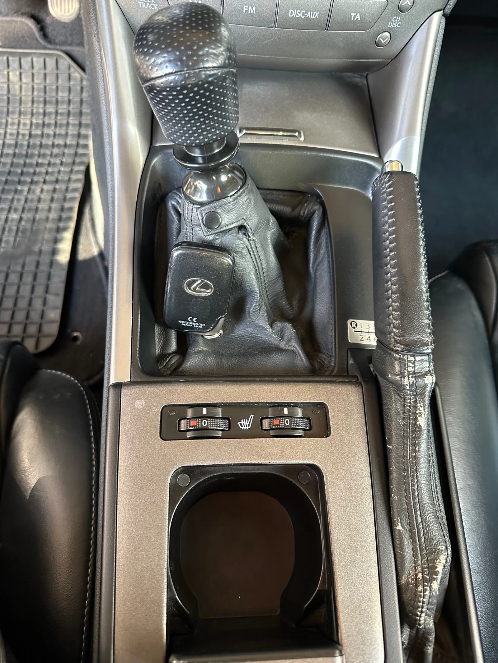 Lexus IS 220d  - изображение 8