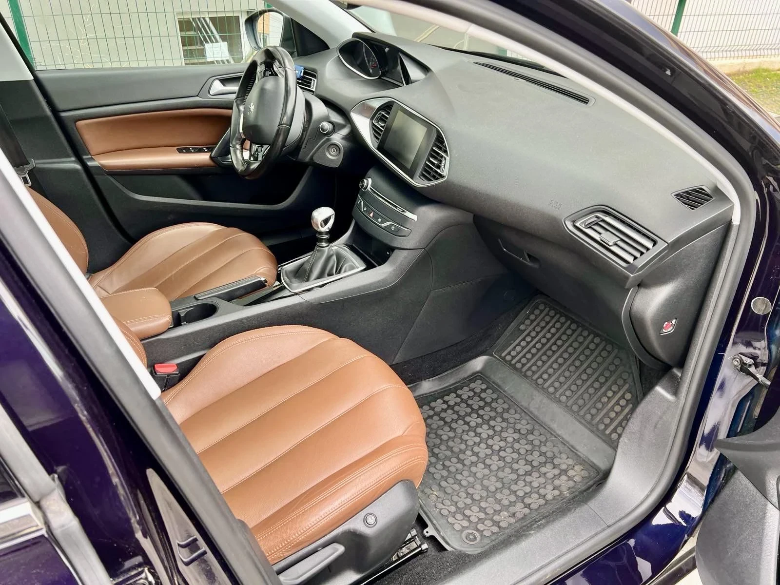 Peugeot 308 BlueHDI  * * УНИКАТ* *    КОЖА! ПОДГРЕВ!  - изображение 9