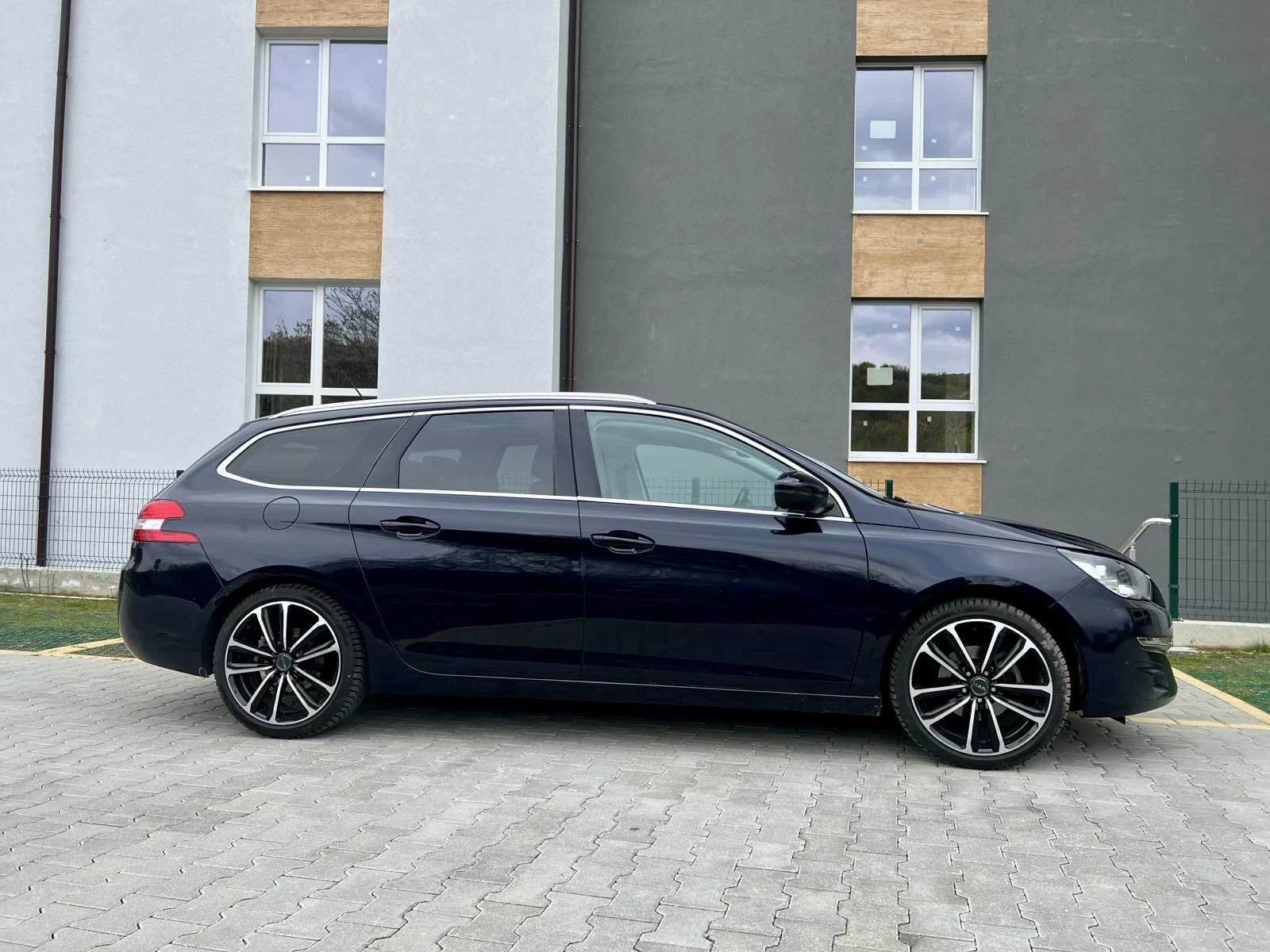 Peugeot 308 BlueHDI  * * УНИКАТ* *    КОЖА! ПОДГРЕВ!  - изображение 8