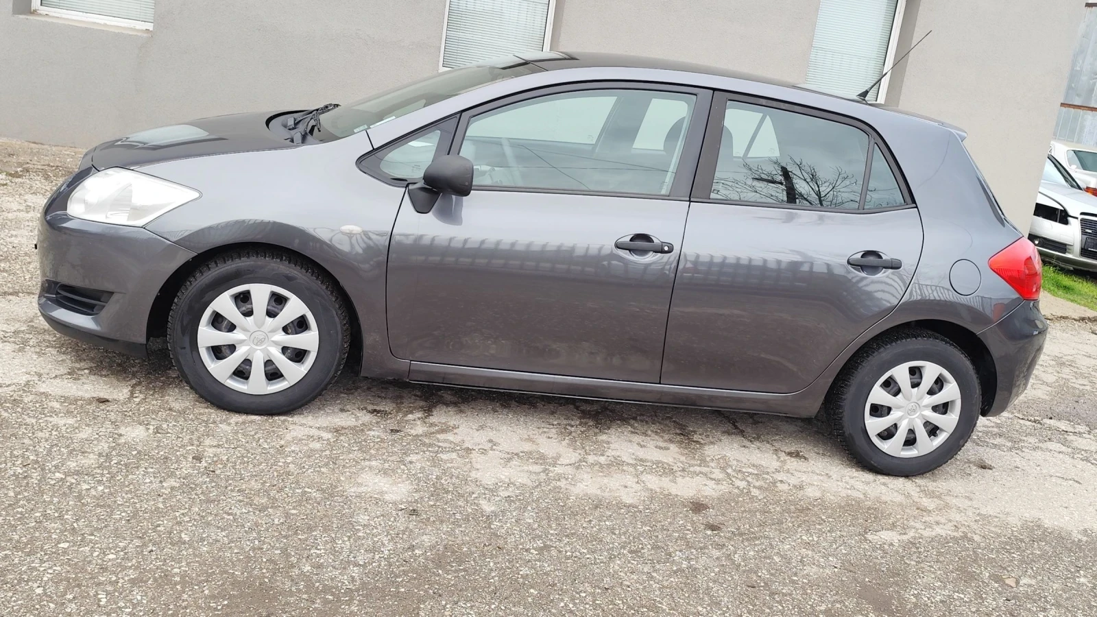 Toyota Auris 1.4D4D - изображение 10