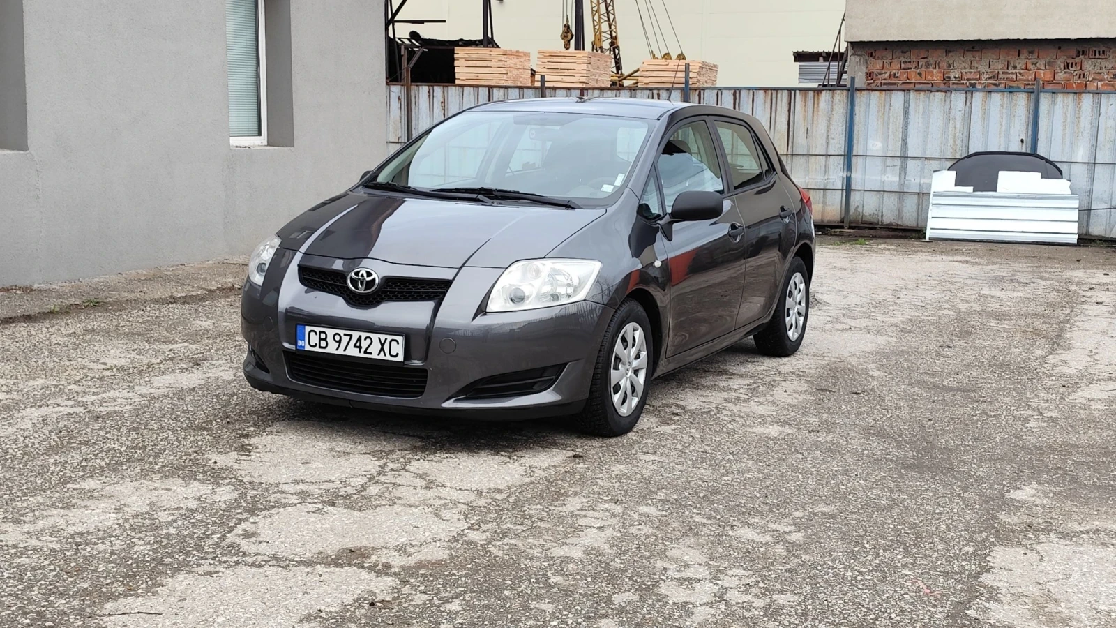 Toyota Auris 1.4D4D - изображение 2