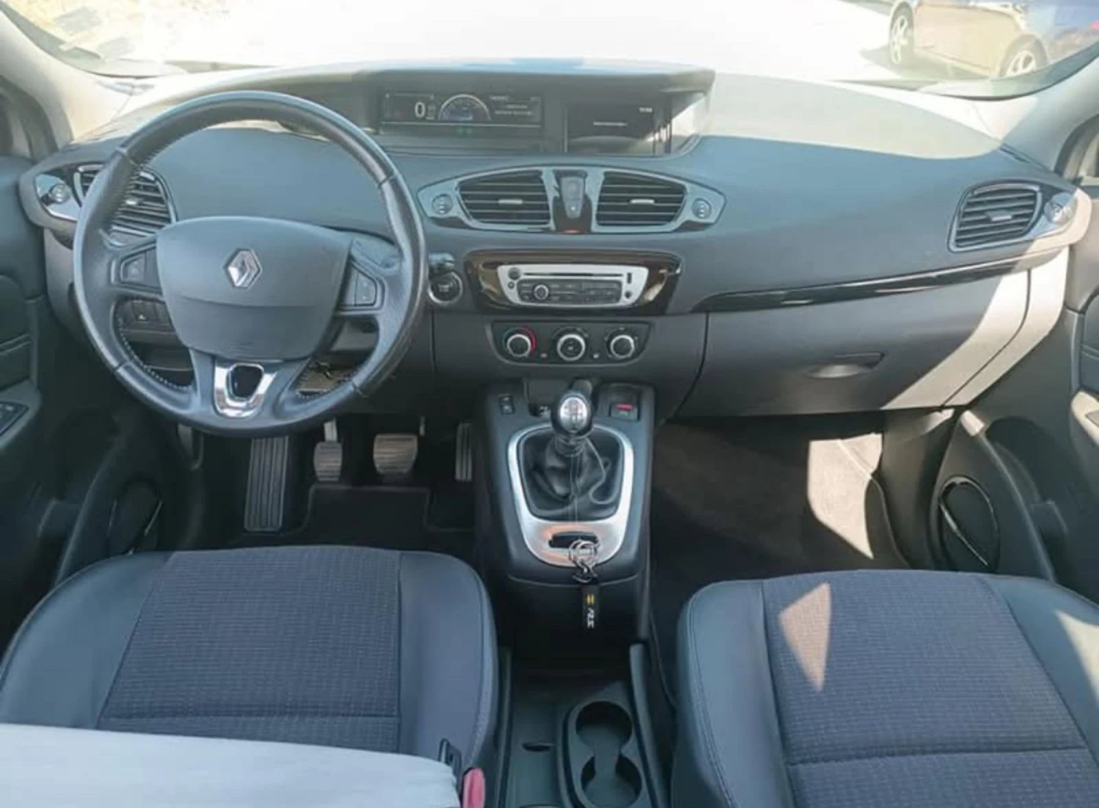 Renault Scenic  - изображение 10