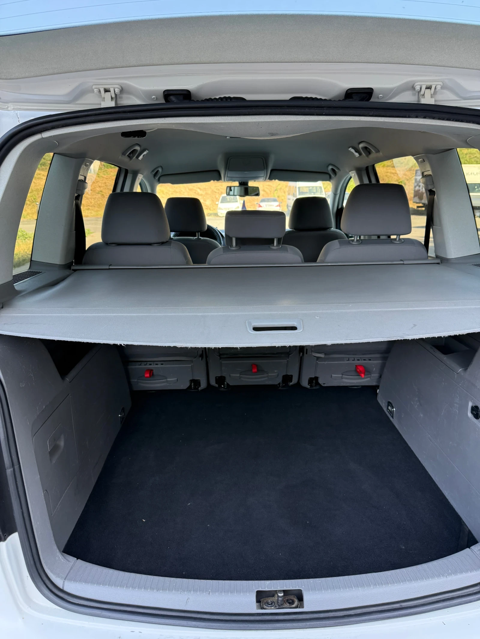 VW Touran /  // | Mobile.bg   13