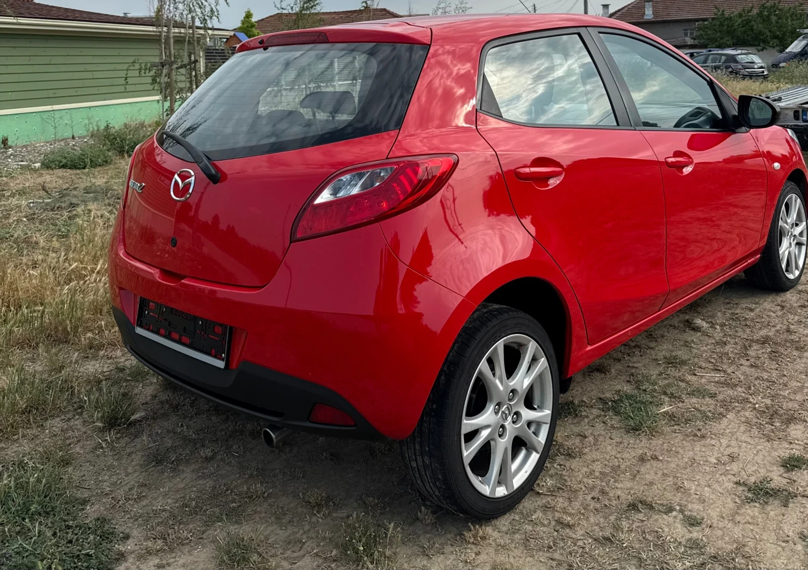Mazda 2  - изображение 8