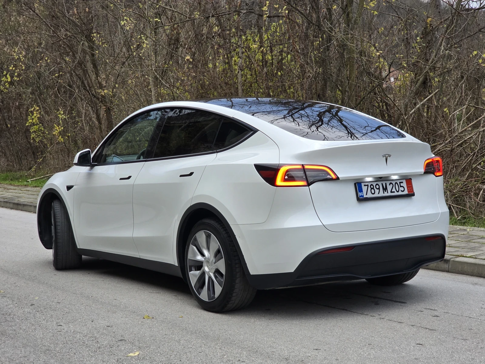 Tesla Model Y SR LFP Гаранция EU | 2комп. Джантi - изображение 9