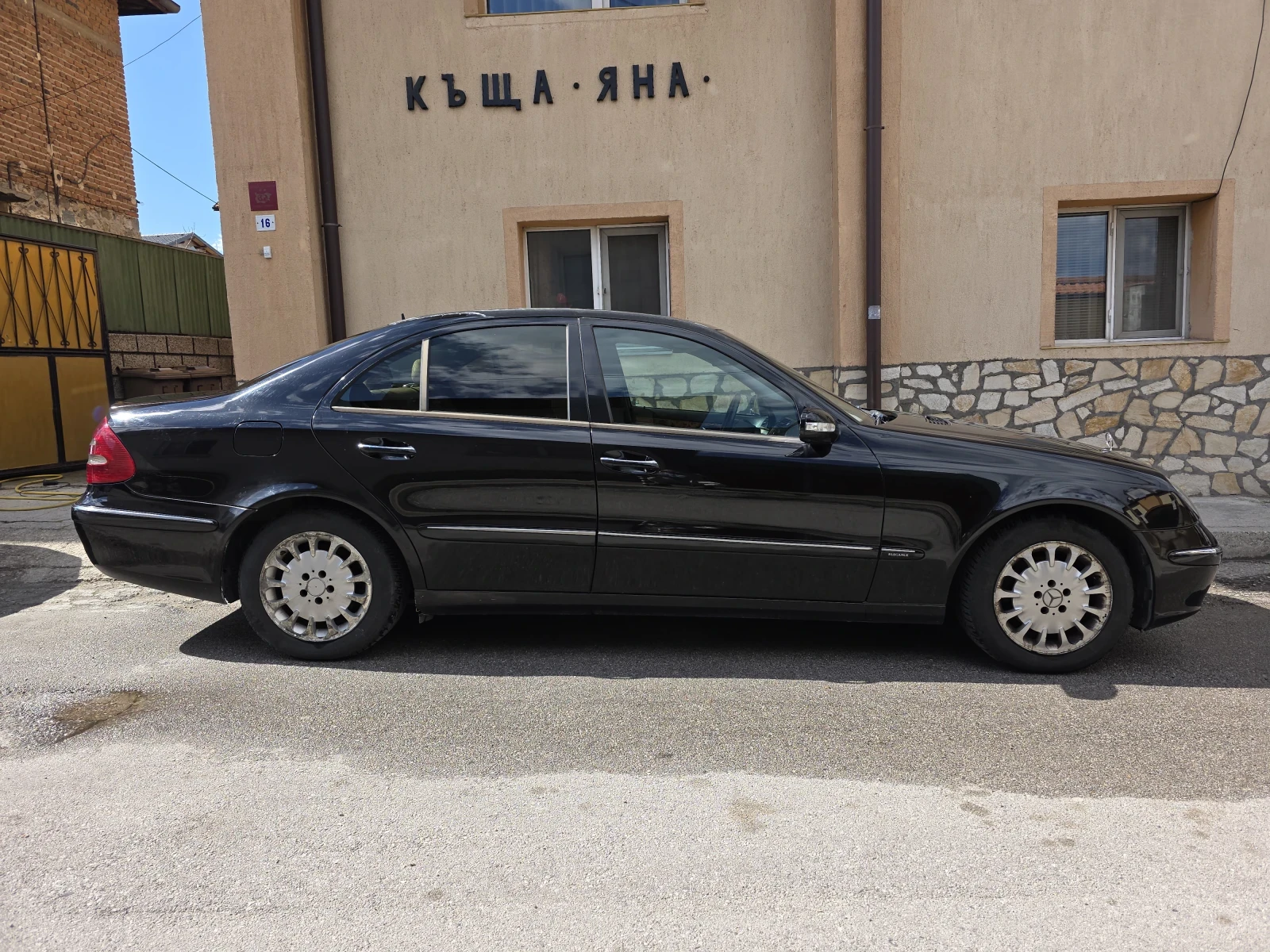 Mercedes-Benz E 220 W211, снимка 3 - Автомобили и джипове - 54099647