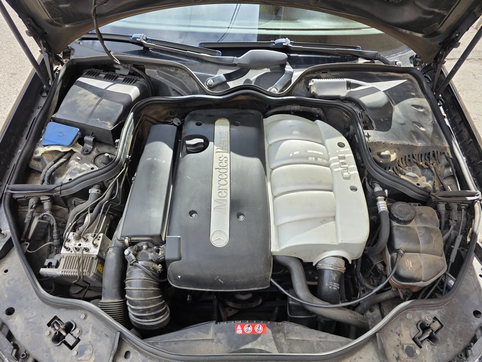 Mercedes-Benz E 220 W211, снимка 14 - Автомобили и джипове - 54099647