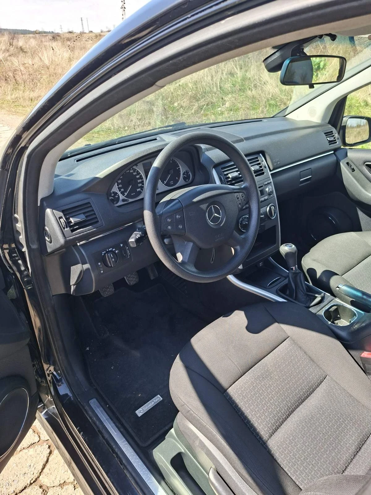 Mercedes-Benz B 180, снимка 3 - Автомобили и джипове - 54230557