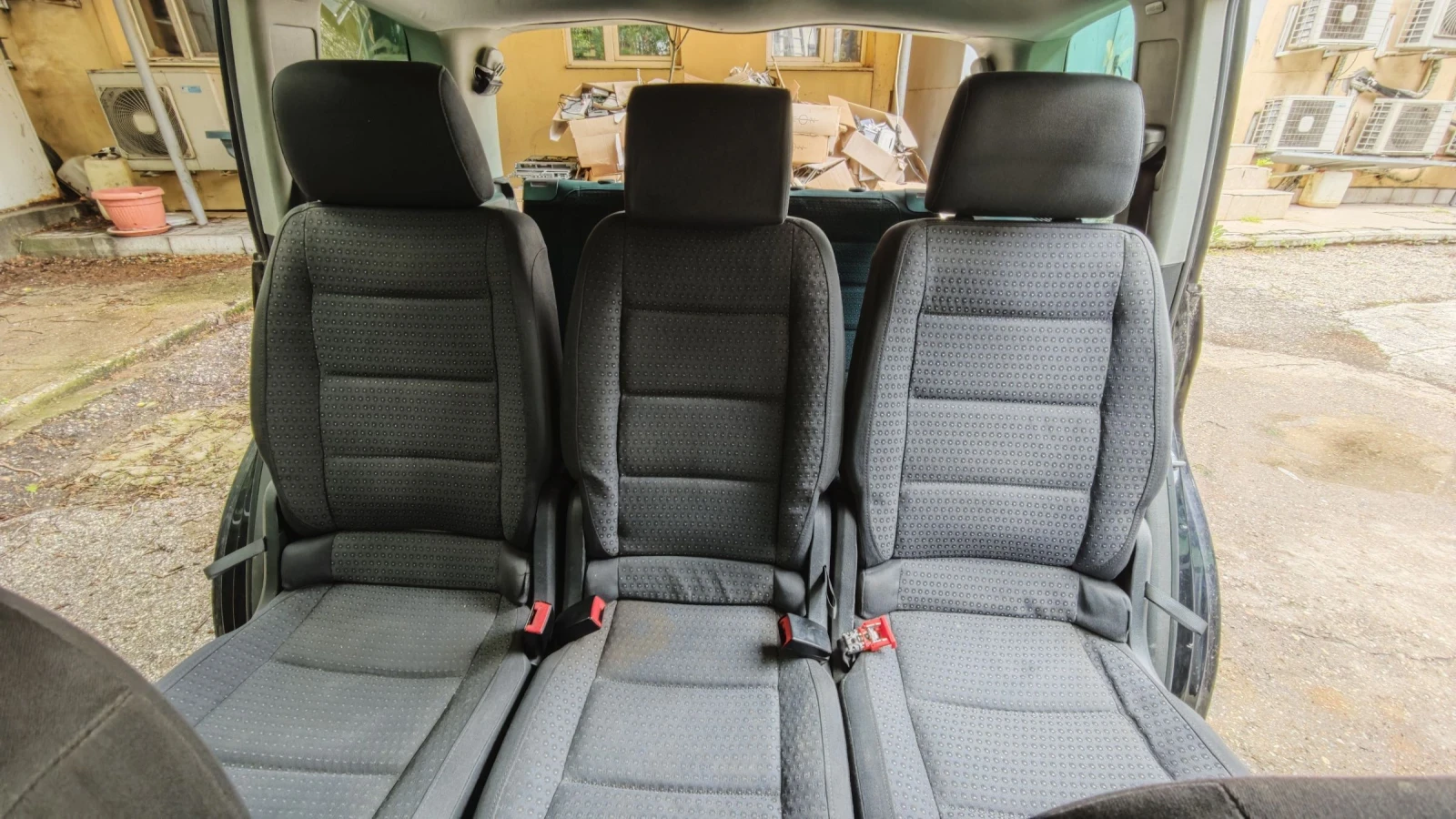 VW Touran 1.9, снимка 12 - Автомобили и джипове - 54652305