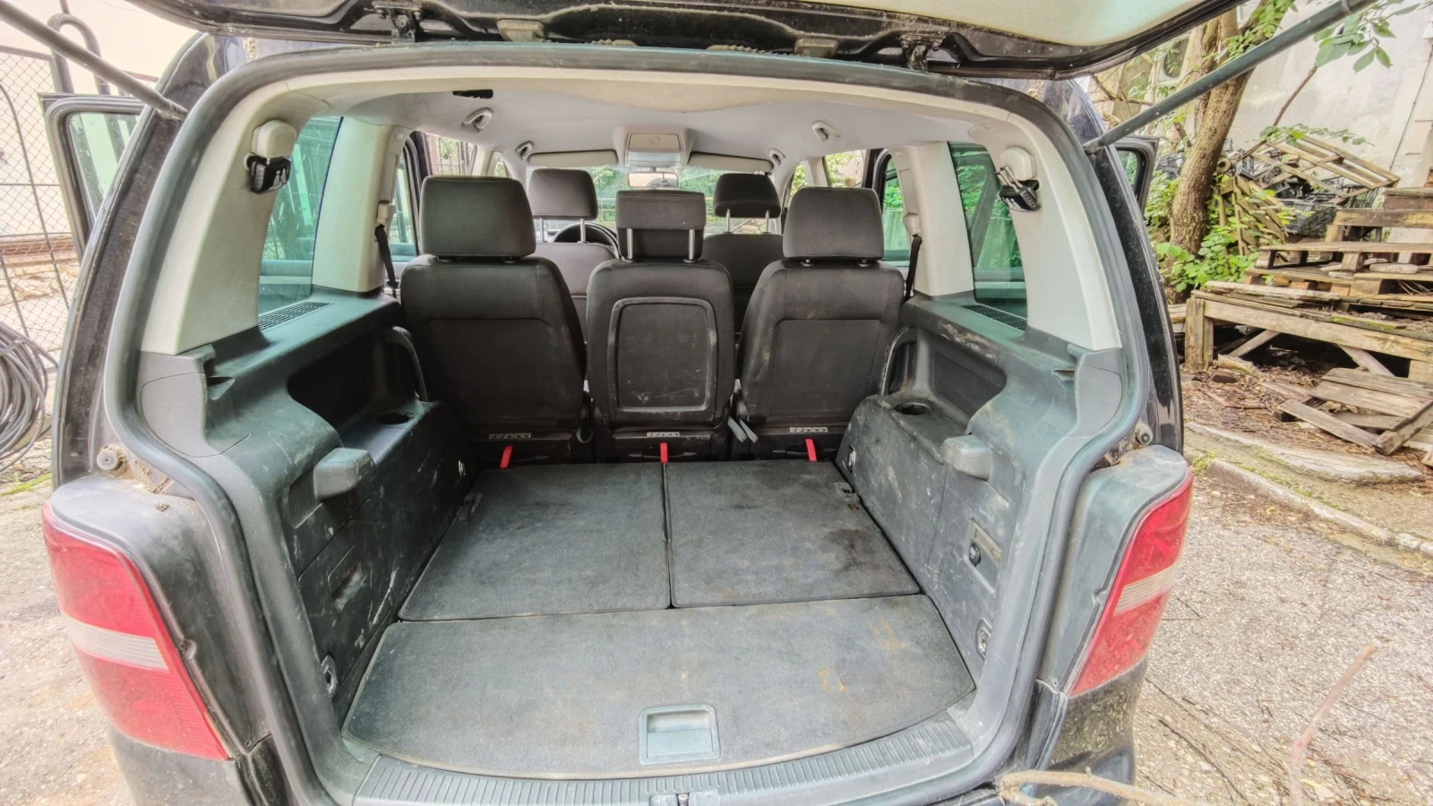 VW Touran 1.9, снимка 9 - Автомобили и джипове - 54652305