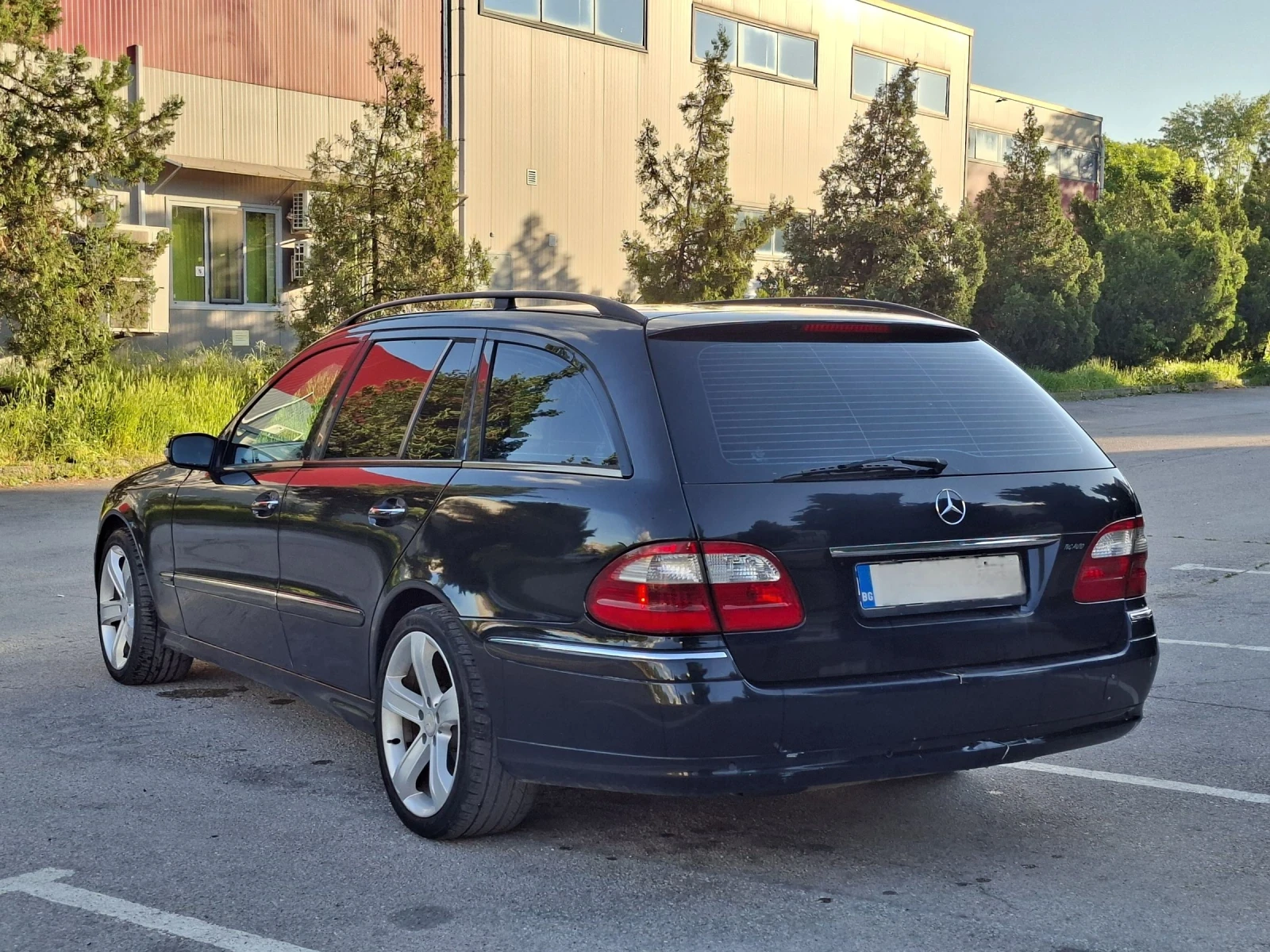 Mercedes-Benz E 320, снимка 2 - Автомобили и джипове - 54674519