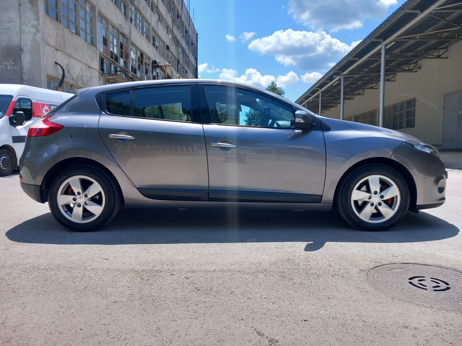 Renault Megane 1.5, снимка 4 - Автомобили и джипове - 54717348