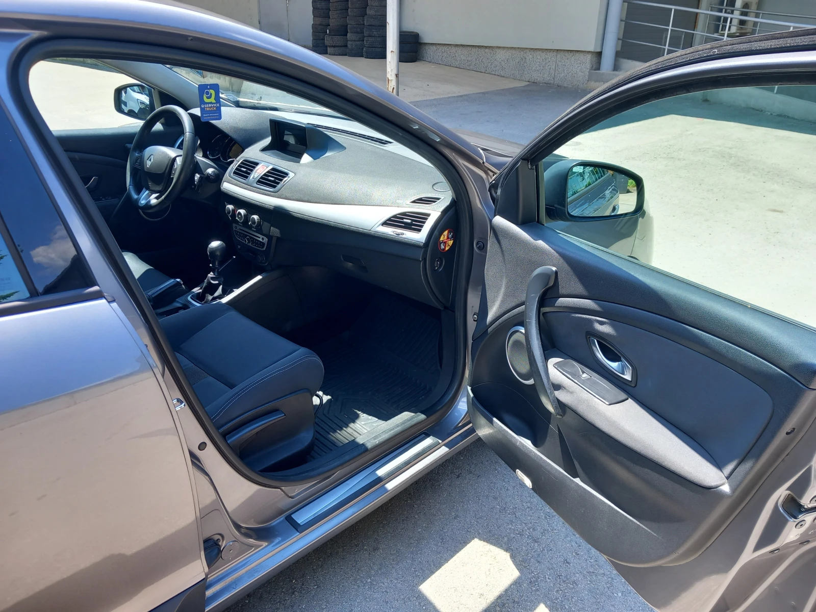 Renault Megane 1.5, снимка 12 - Автомобили и джипове - 54717348
