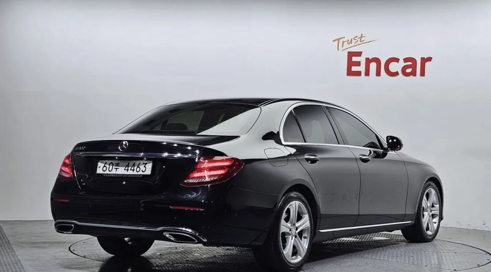 Mercedes-Benz E 200, снимка 2 - Автомобили и джипове - 54869367