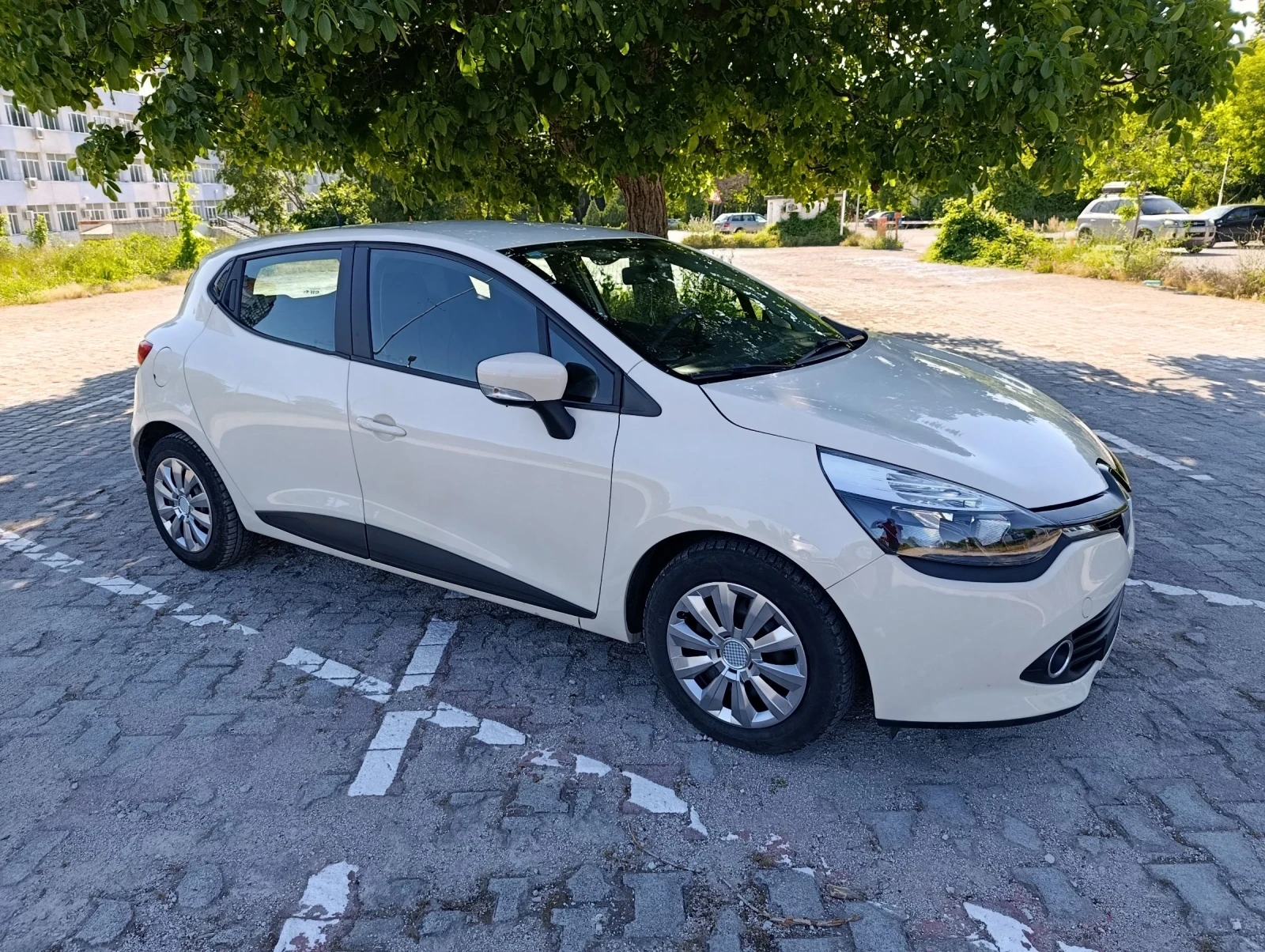 Renault Clio 1.5DCI, снимка 5 - Автомобили и джипове - 54973606