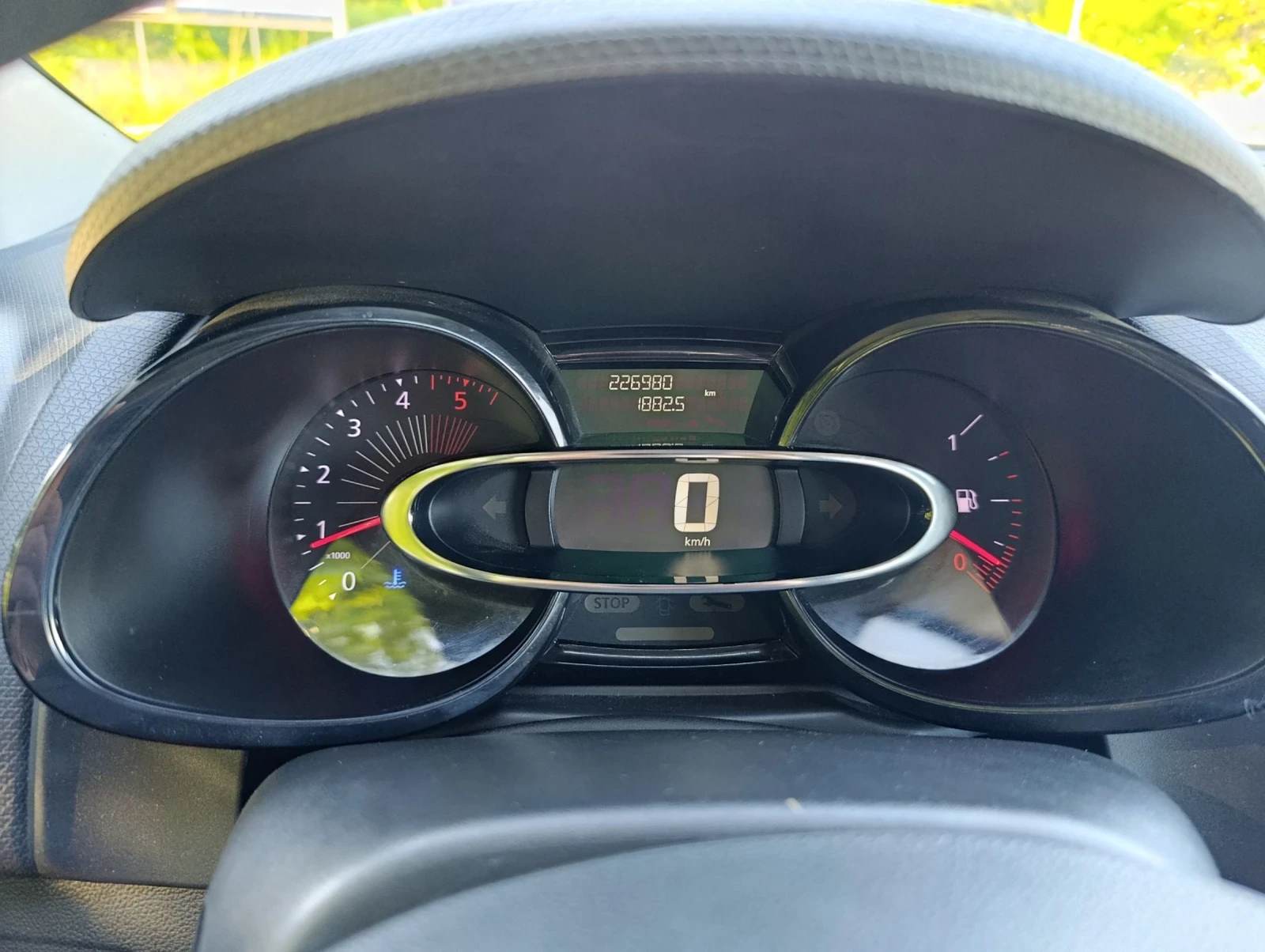 Renault Clio 1.5DCI, снимка 9 - Автомобили и джипове - 54973606