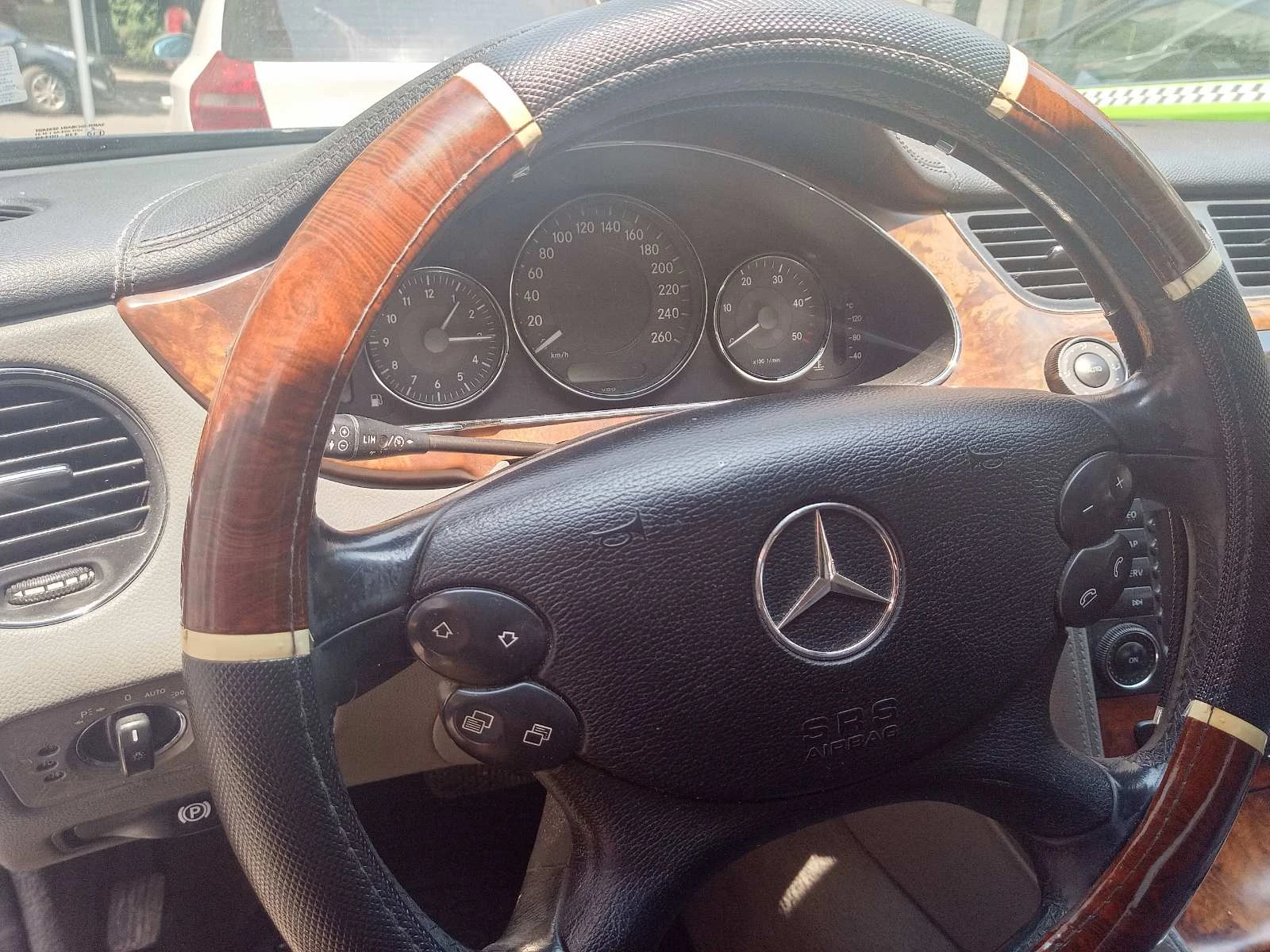 Mercedes-Benz CLS 320 10000, снимка 8 - Автомобили и джипове - 55118831