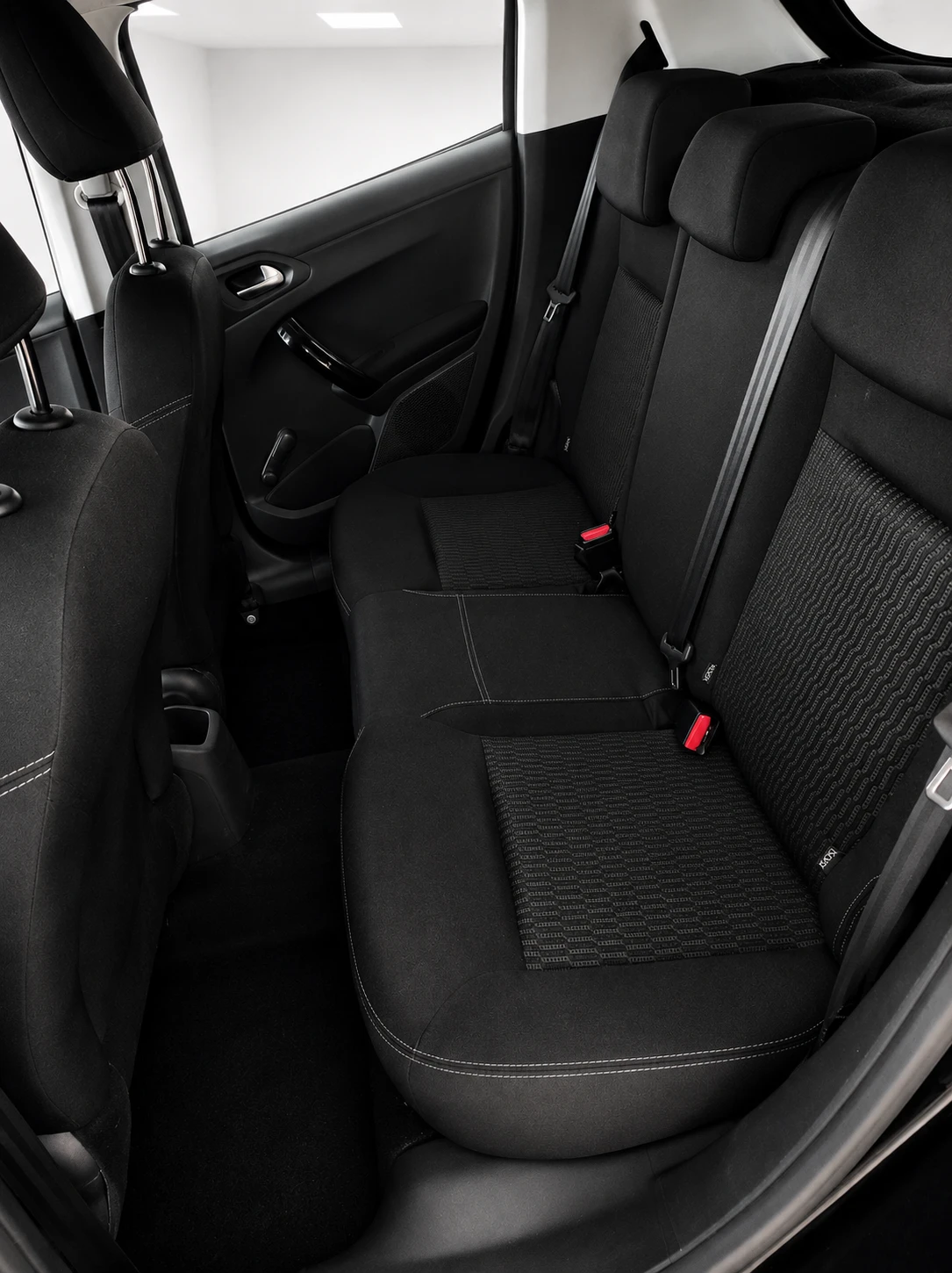 Peugeot 208, снимка 7 - Автомобили и джипове - 55152545