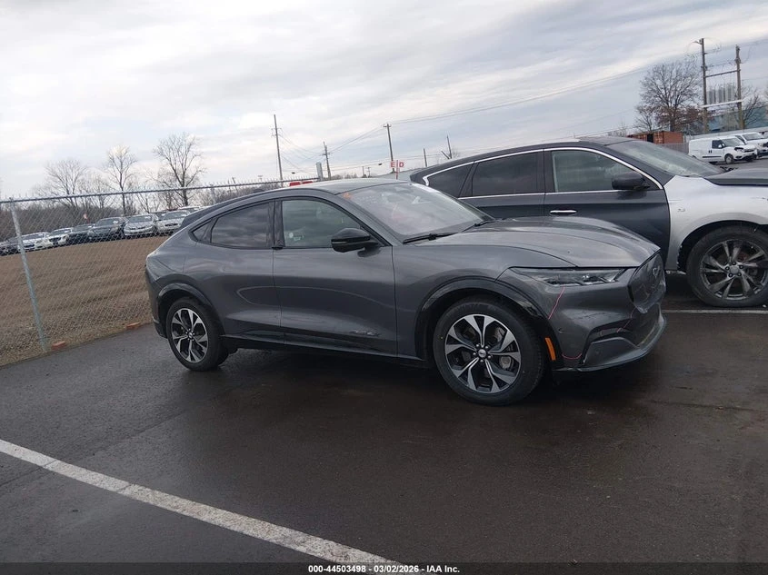 Ford Mustang Mach-E Premium, снимка 13 - Автомобили и джипове - 55288848