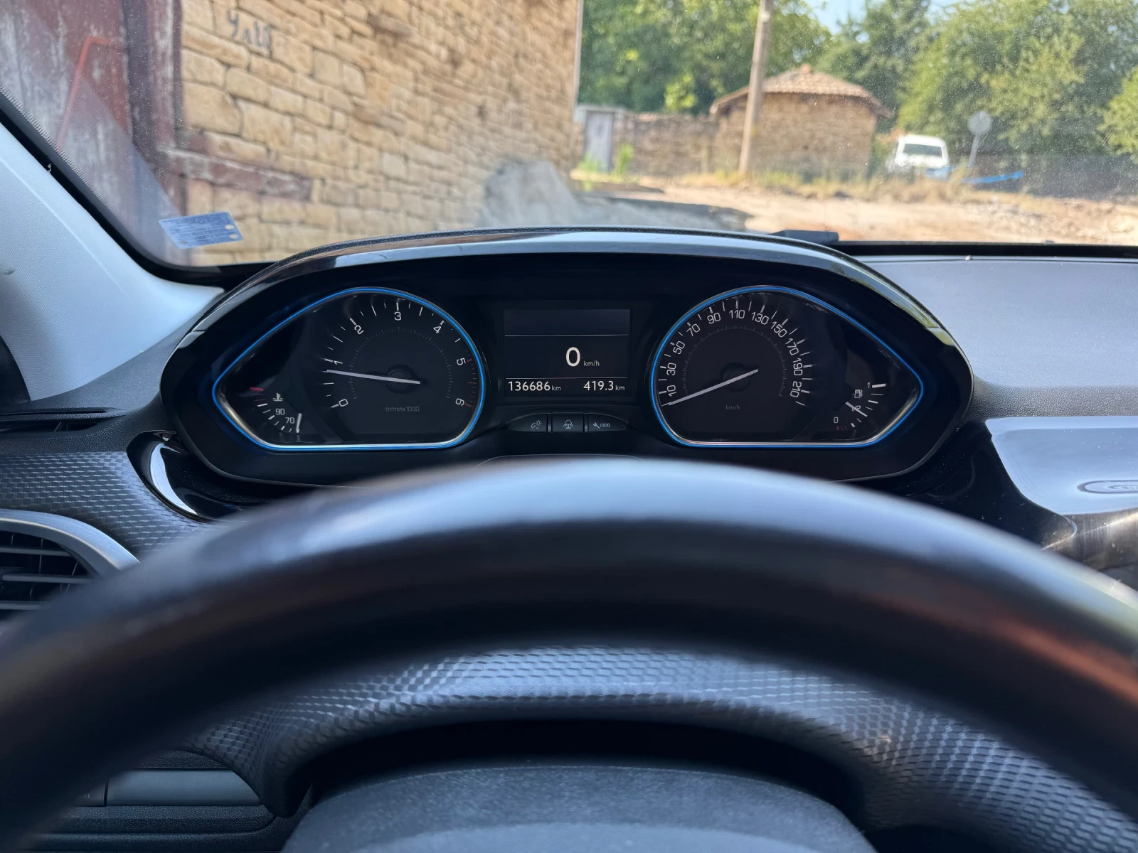 Peugeot 2008 1.6HDI, снимка 12 - Автомобили и джипове - 55556833