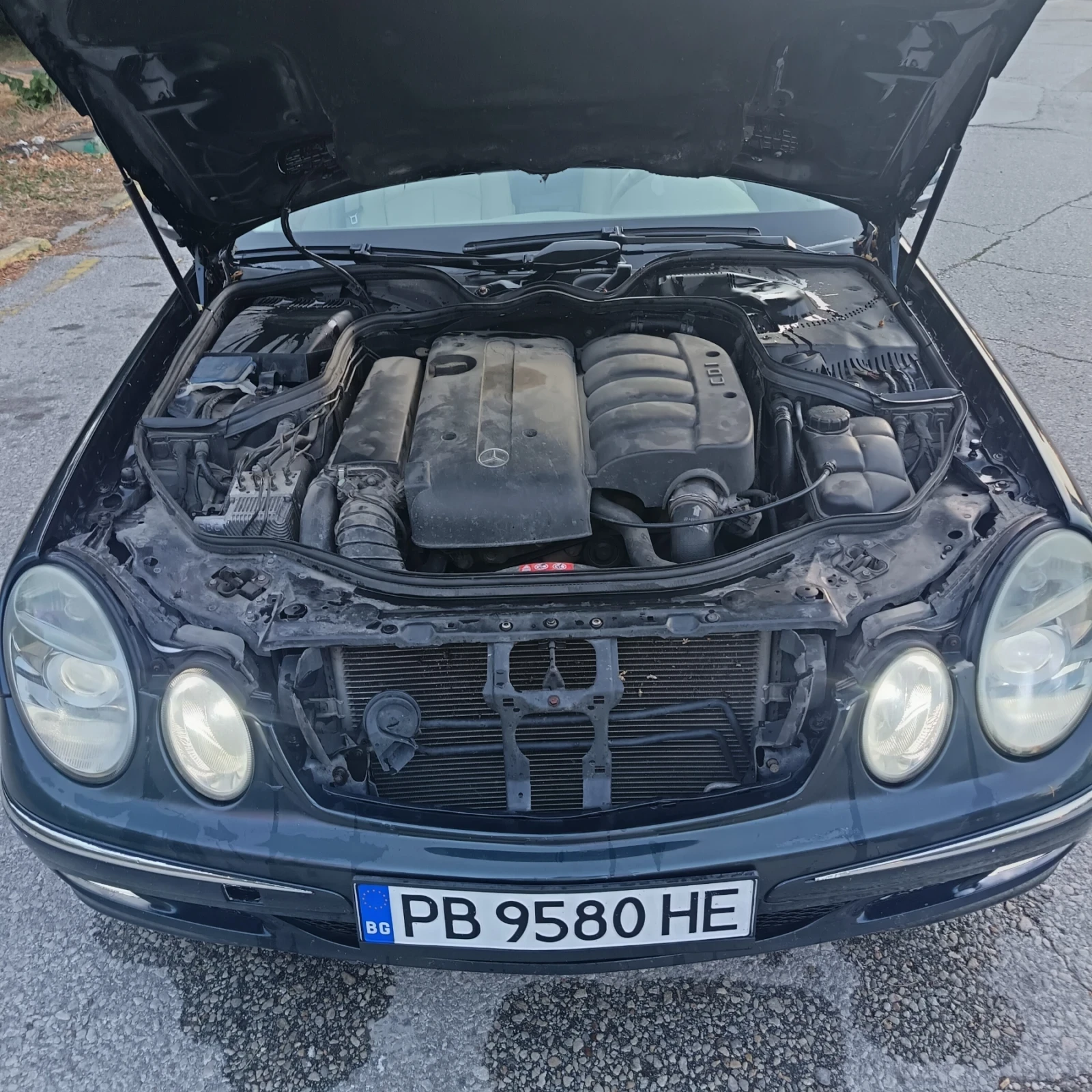 Mercedes-Benz E 220, снимка 7 - Автомобили и джипове - 55621016