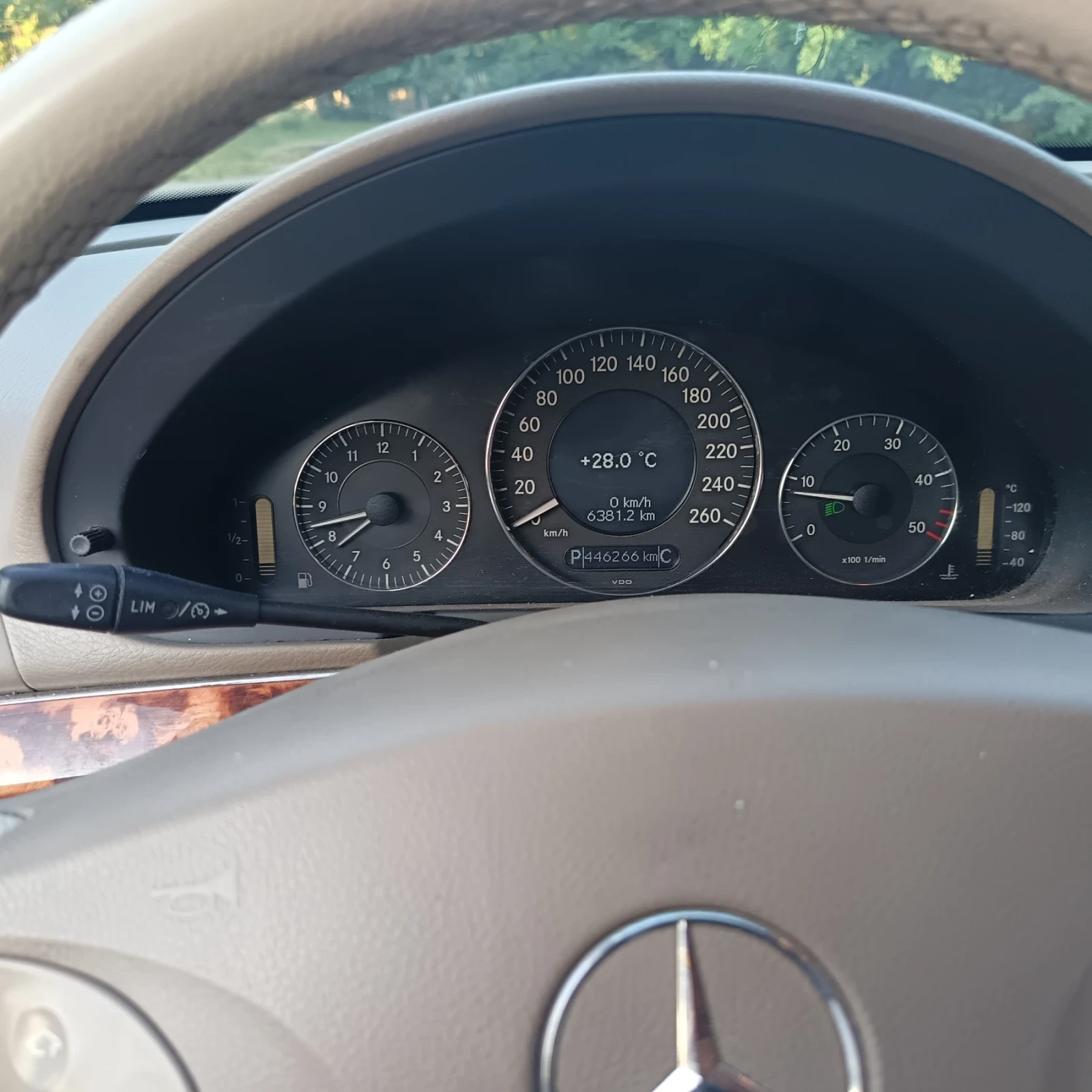 Mercedes-Benz E 220, снимка 10 - Автомобили и джипове - 55621016