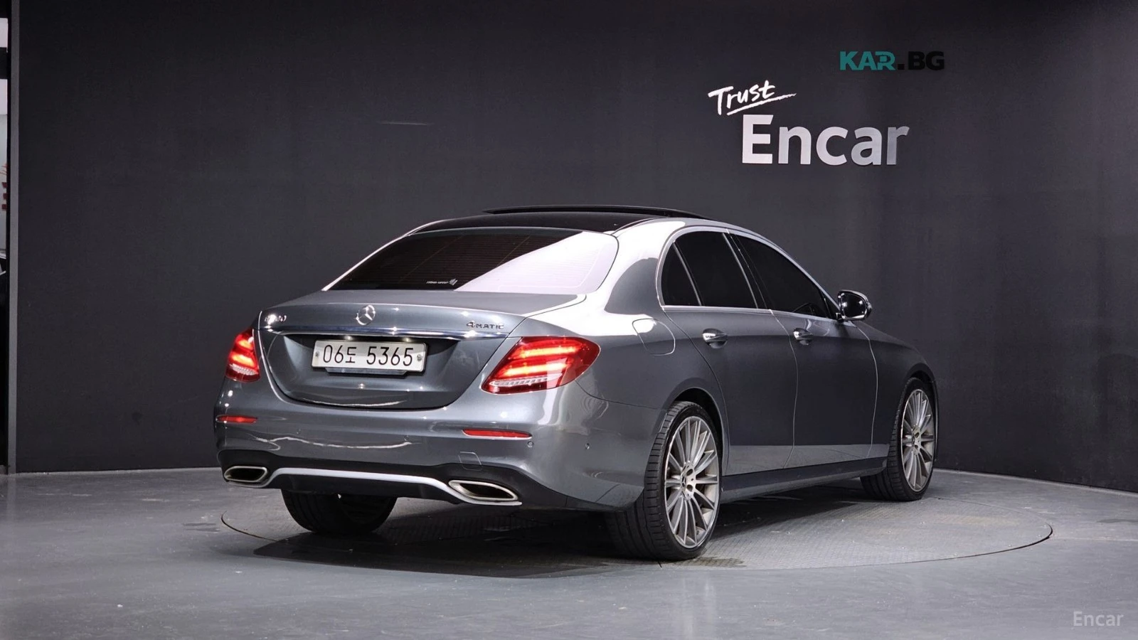Mercedes-Benz E 300 4MATIC/AMG-LINE/DRIVE-ASSISTS/SUNROOF, снимка 3 - Автомобили и джипове - 55841925