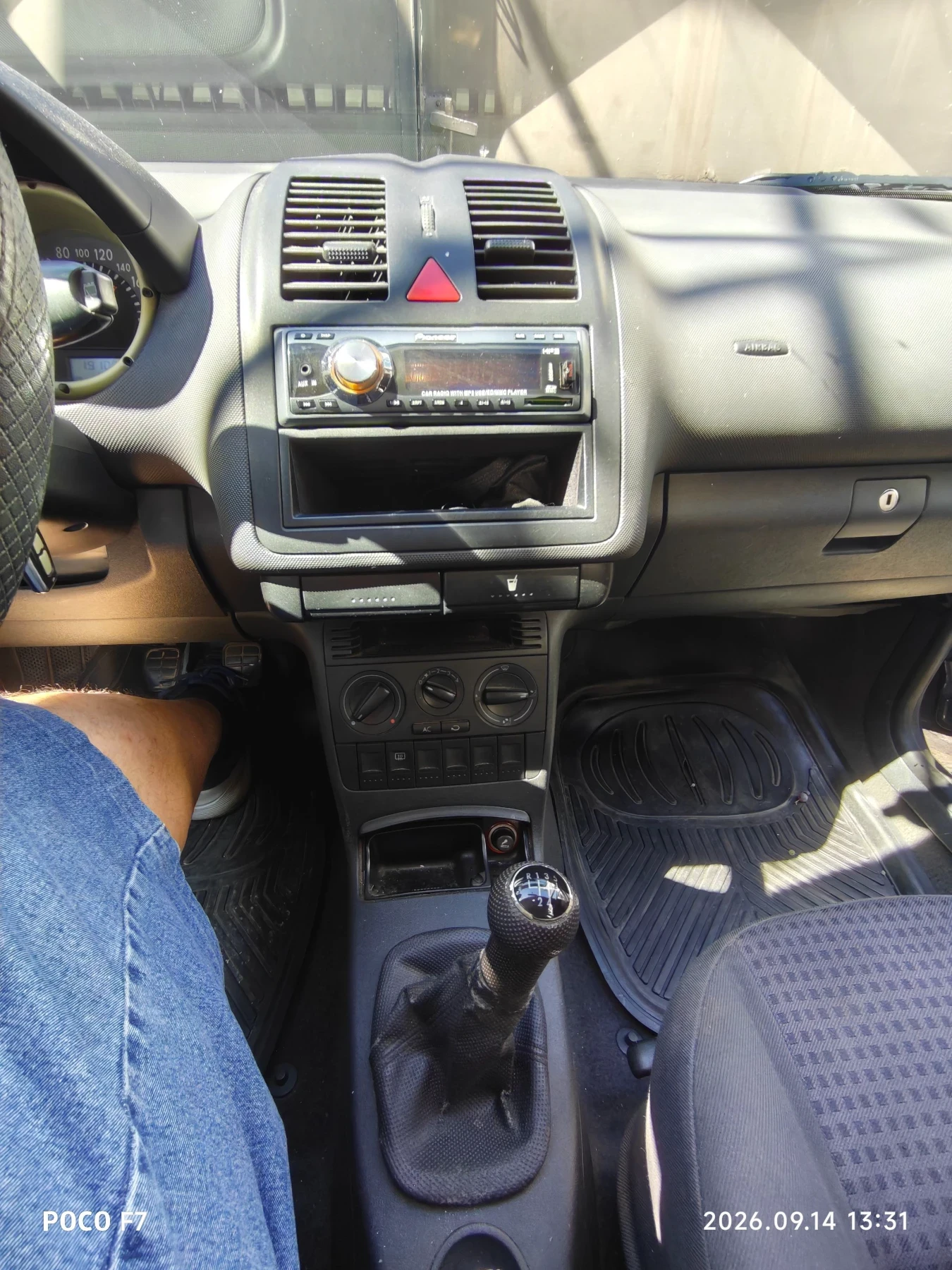 VW Polo, снимка 14 - Автомобили и джипове - 56070912