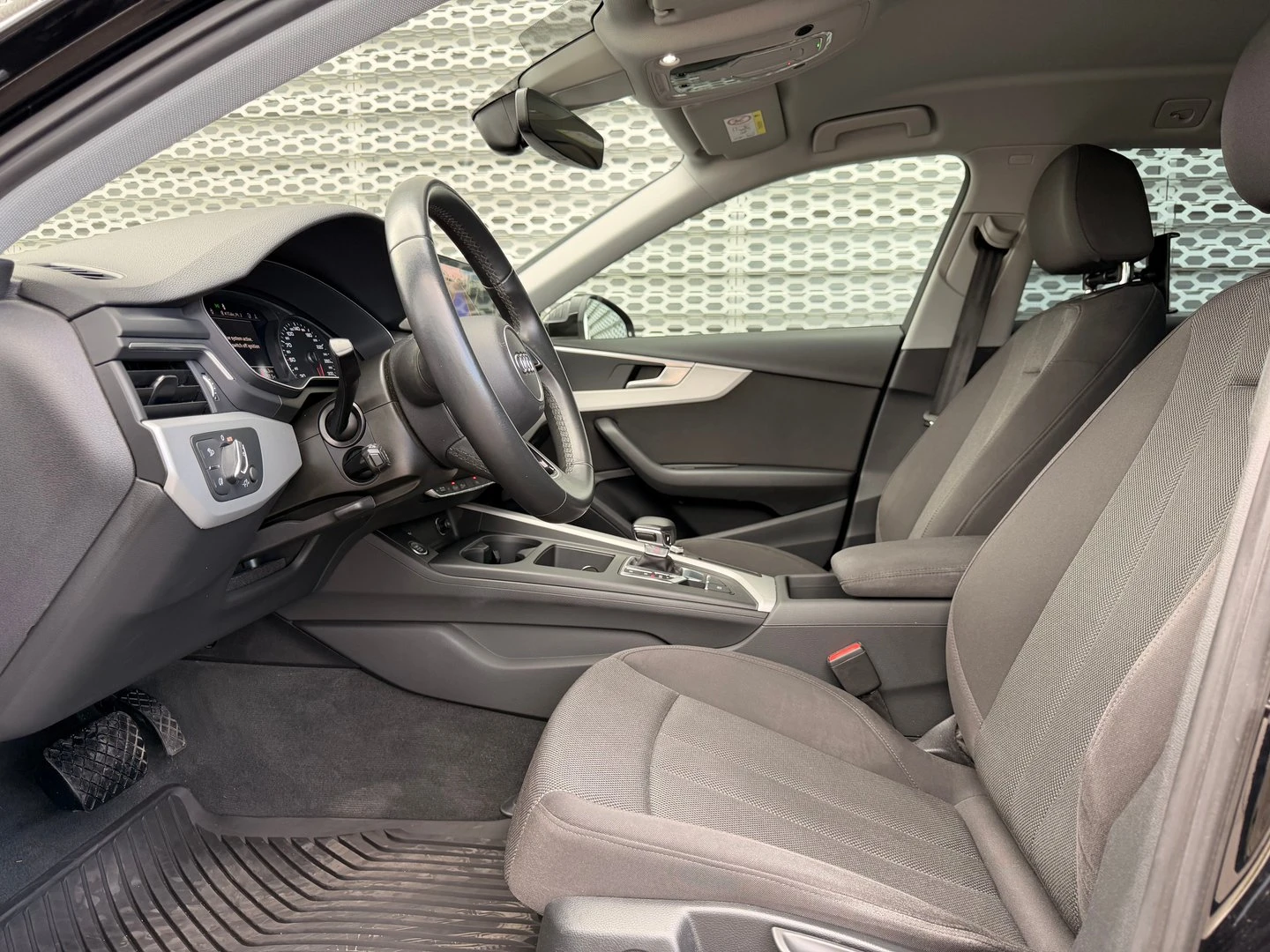 Audi A4, снимка 8 - Автомобили и джипове - 56316406