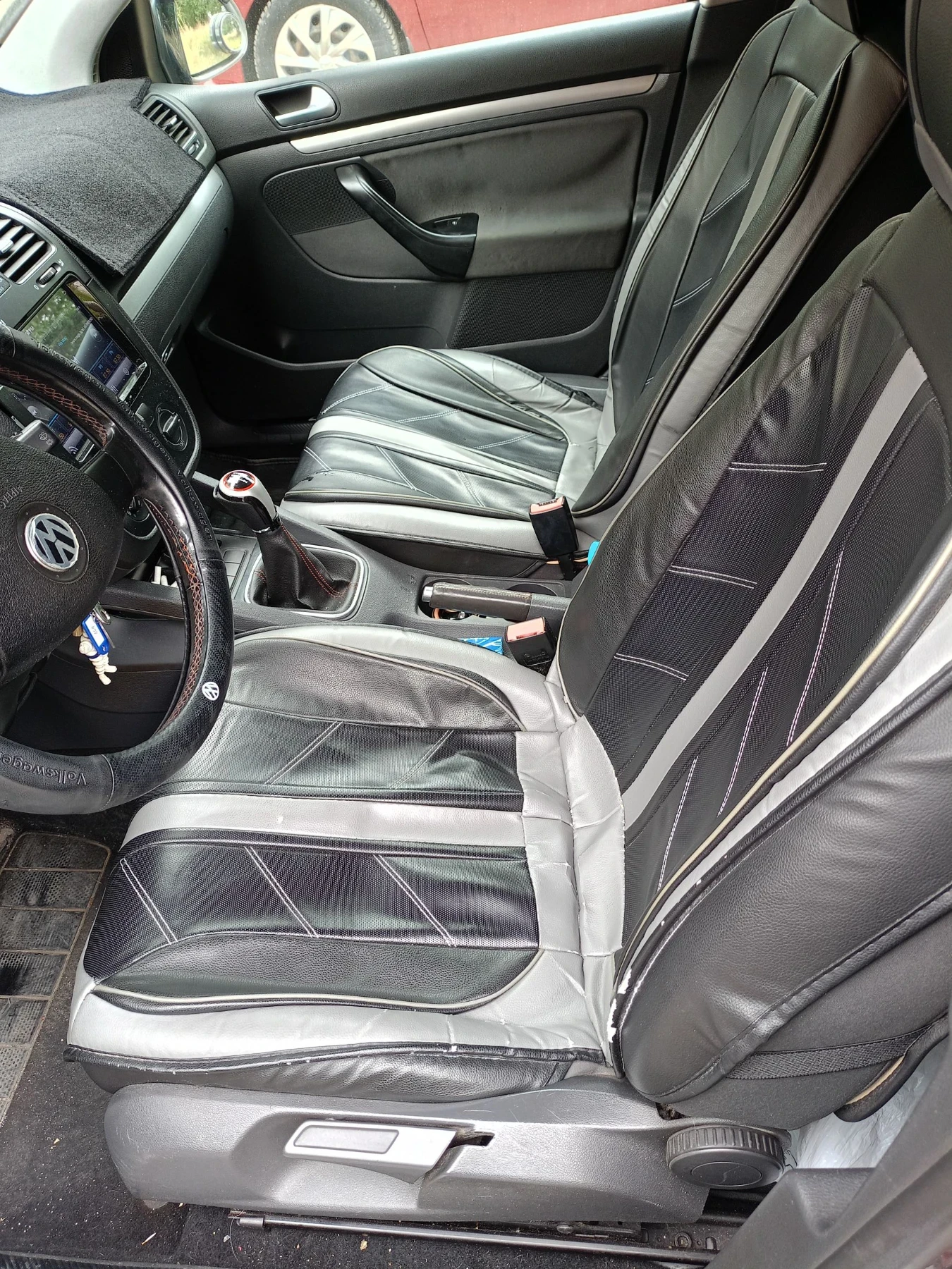 VW Golf 5 1.6i, снимка 7 - Автомобили и джипове - 56362975