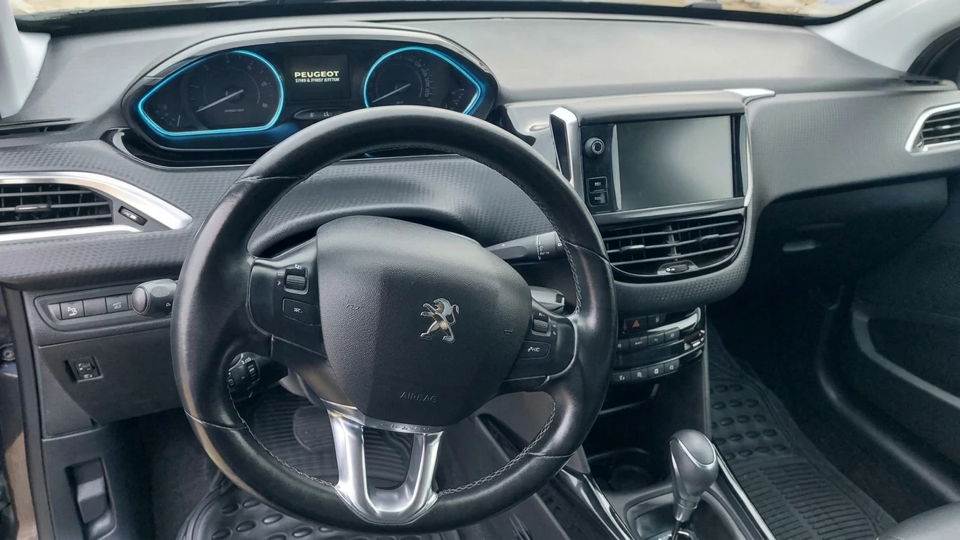 Peugeot 2008 1.5 Blue-HDi Allure, снимка 9 - Автомобили и джипове - 56738976