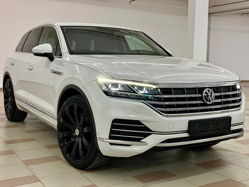 VW Touareg #MATRIX#DIGITAL#MASSAGE#NightVis#HUD#OBDUH#KeyLess, снимка 3 - Автомобили и джипове - 49521812