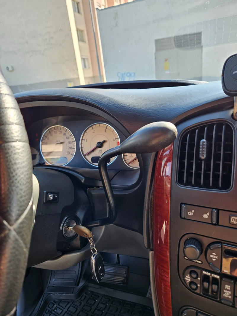 Chrysler Gr.voyager 2.8CDI, снимка 12 - Автомобили и джипове - 52893715