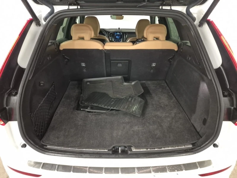 Volvo XC60 * ULTIMATE DARK THEME * CARFAX * ЦЕНА ДО БГ, снимка 14 - Автомобили и джипове - 52990646