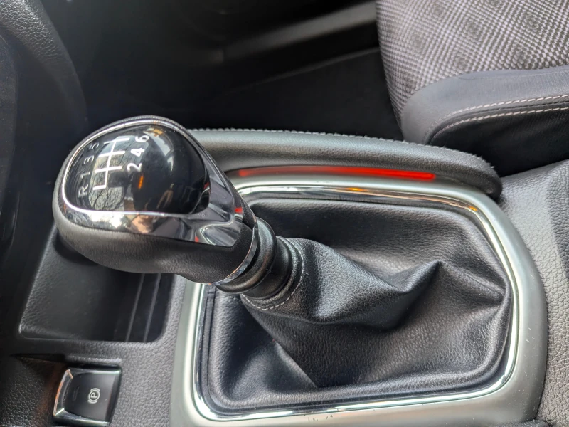 Nissan Qashqai * 1.5DCI* LED* LANE ASSYST* TRAFFIC SIGN* ПРОМОЦИЯ, снимка 14 - Автомобили и джипове - 53127025