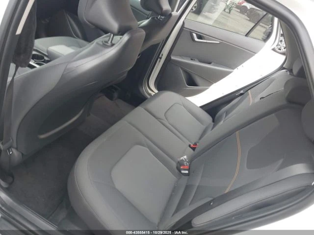 Kia Niro LX, снимка 13 - Автомобили и джипове - 53393577