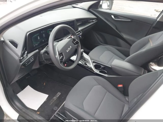 Kia Niro LX, снимка 12 - Автомобили и джипове - 53393577