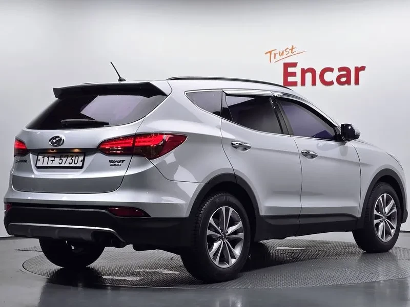 Hyundai Santa fe 2.0 CRDi 4WD - САМО 30% АВАНС, снимка 2 - Автомобили и джипове - 56159115