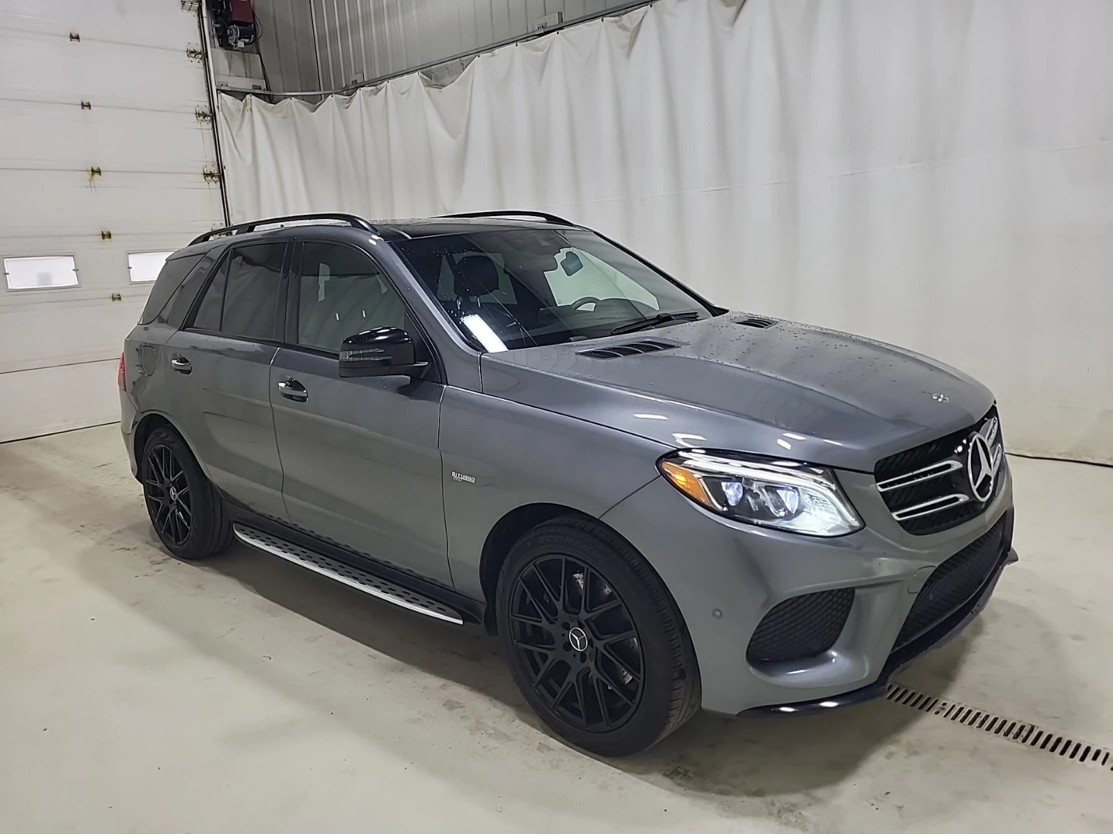 Mercedes-Benz GLE 43 AMG AWD * CARFAX * АвтоКредит * Цена до България*  - изображение 2