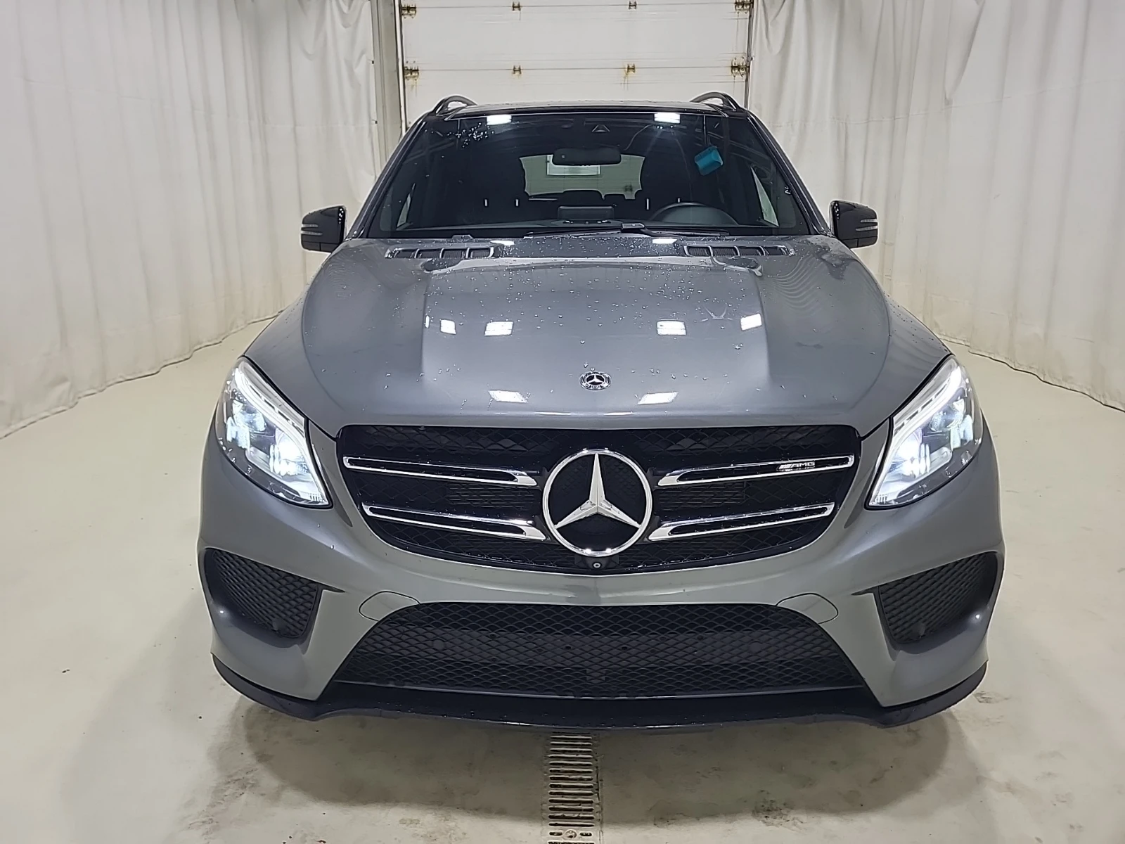 Mercedes-Benz GLE 43 AMG AWD * CARFAX * АвтоКредит * Цена до България*  - изображение 6