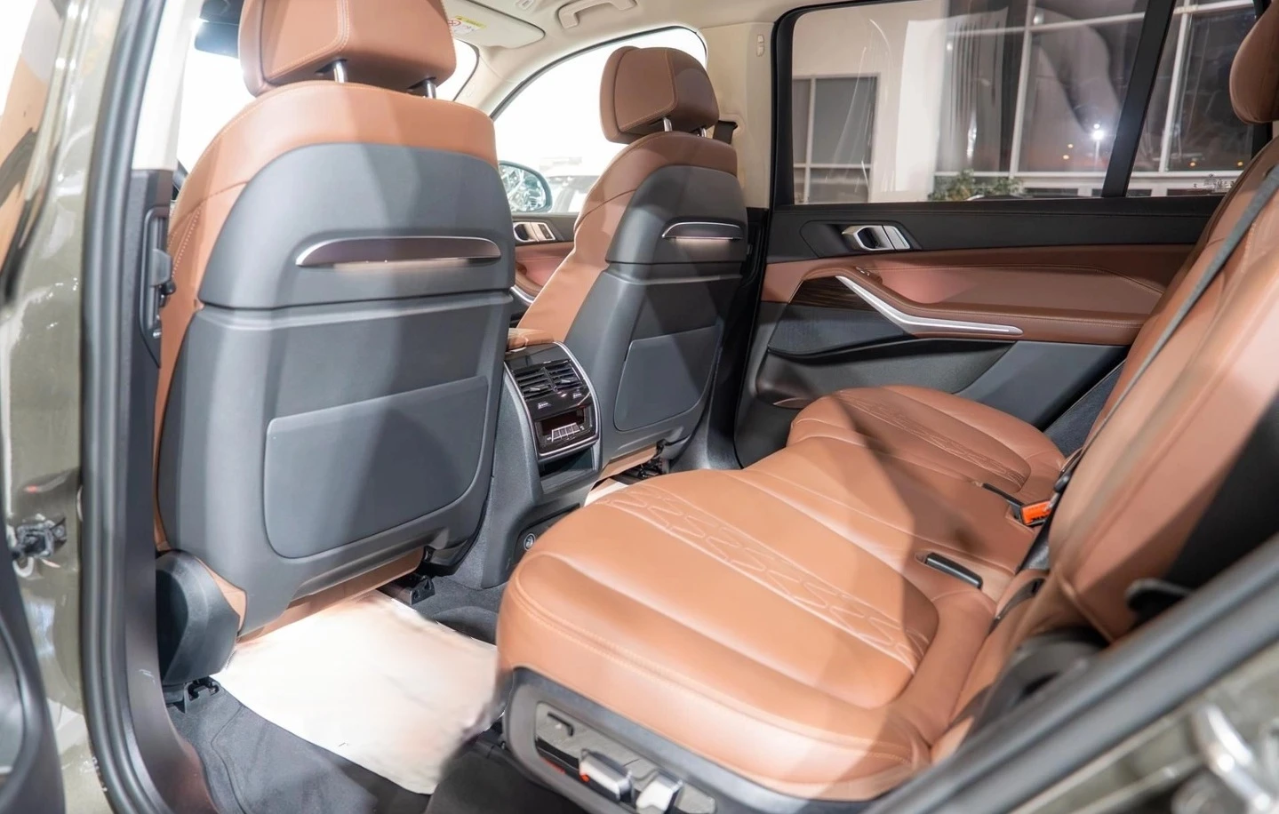 BMW X7 xDrive40i - изображение 8