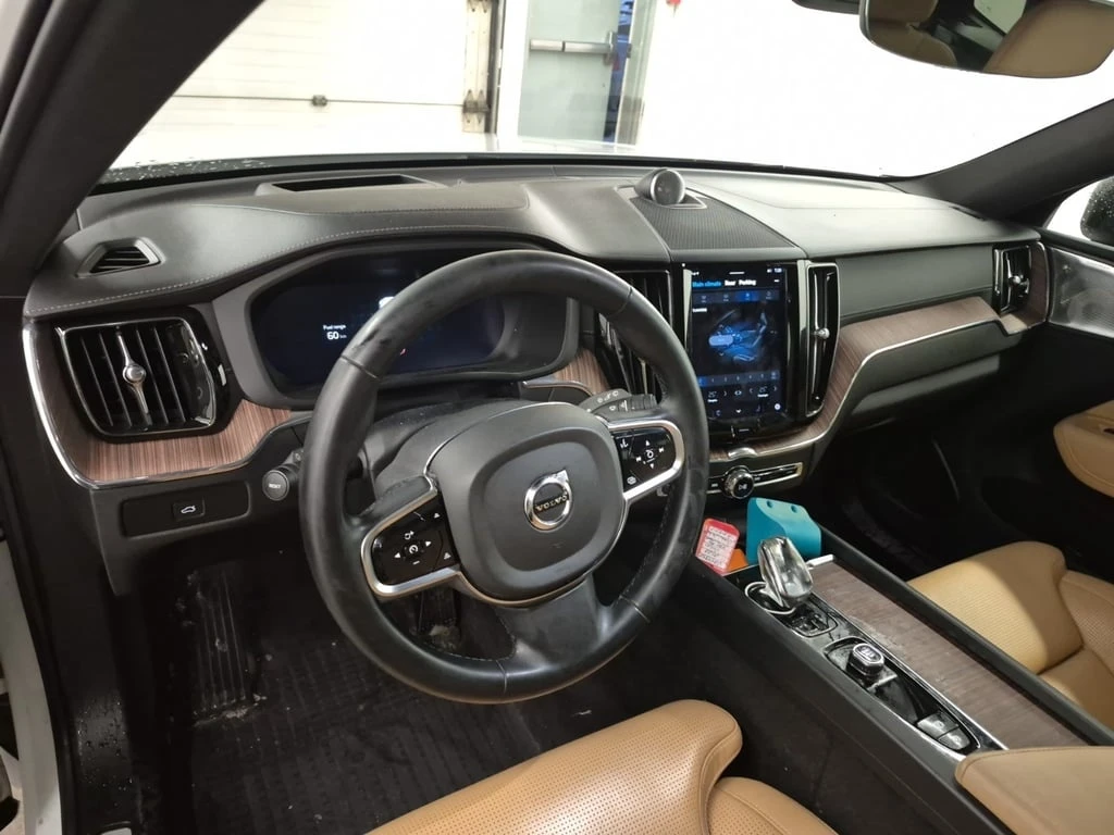 Volvo XC60 * ULTIMATE DARK THEME * CARFAX * ЦЕНА ДО БГ - изображение 9