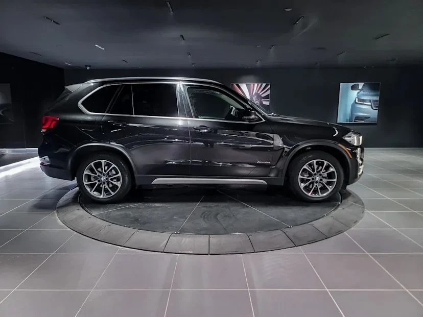 BMW X5 Xdrive* HUD* Keyless* Harman/Kardon* Ambient, снимка 5 - Автомобили и джипове - 53726079