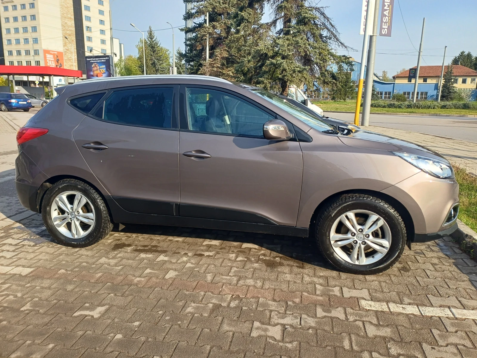 Hyundai IX35 SUV, снимка 3 - Автомобили и джипове - 54966325