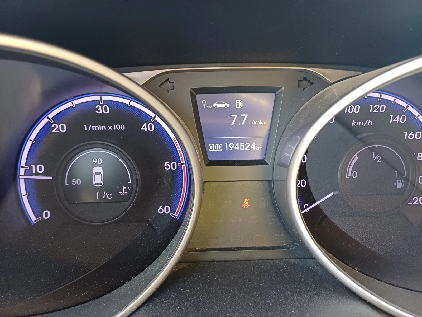 Hyundai IX35 SUV, снимка 7 - Автомобили и джипове - 54966325