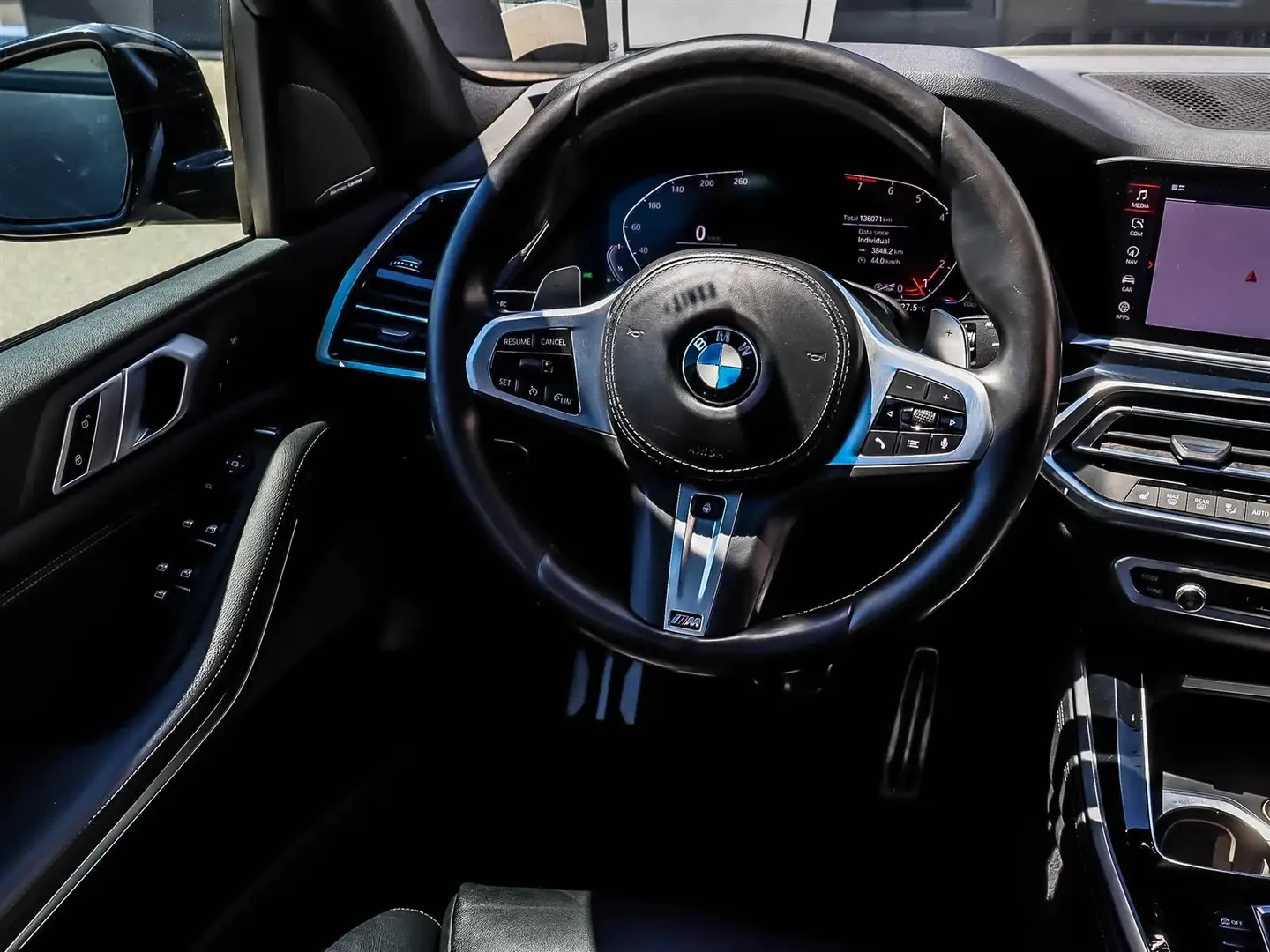 BMW X5 xDrive40i, снимка 10 - Автомобили и джипове - 55197573