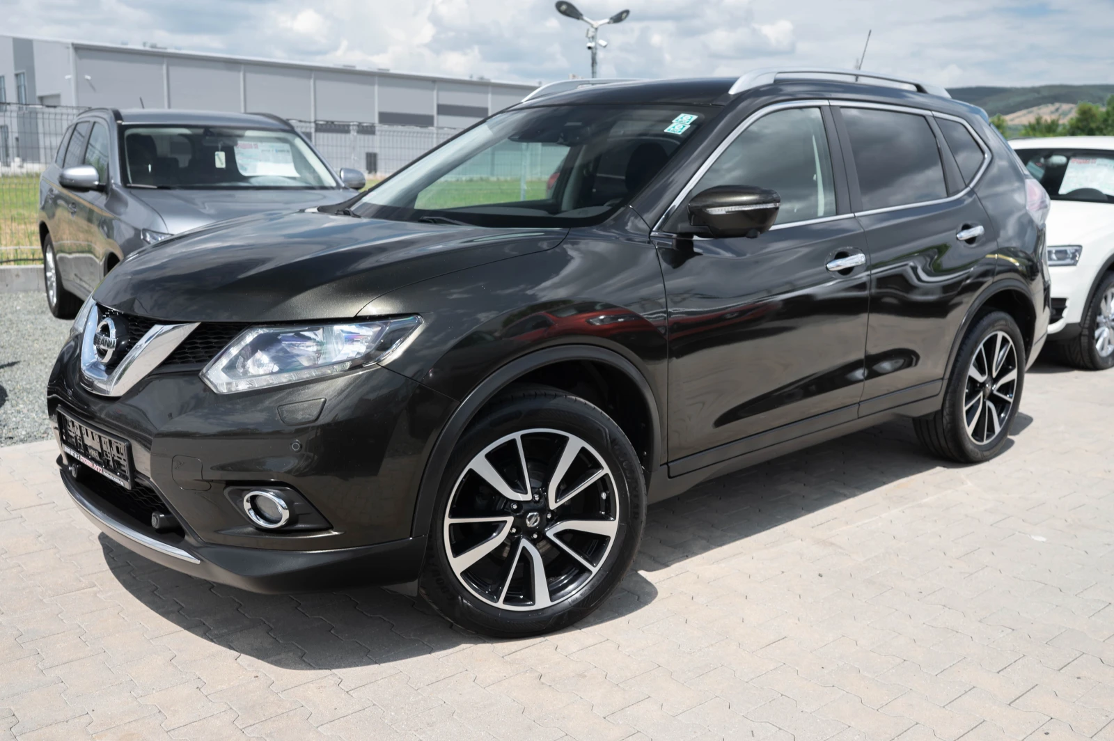 Nissan X-trail 4x4* Камера* LED* Нави, снимка 2 - Автомобили и джипове - 55220507